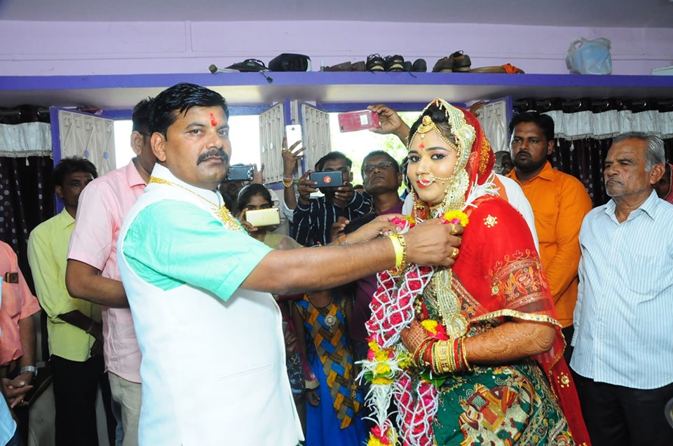 बहु विवाह के लिए मुसलमानो को बदनाम करने वाली बीजेपी के नेता ने रचाई तीसरी शादी