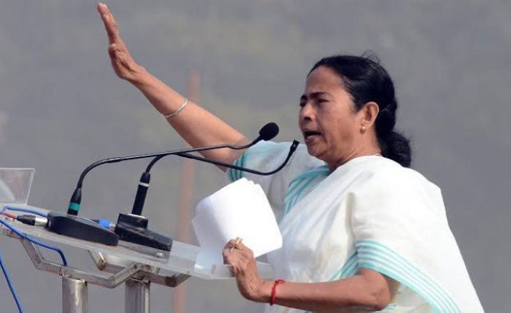 ममता ने सोनिया, पवार, तेजस्वी, अखिलेश सहित कई नेताओं को लिखा पत्र, एकजुट होने का संदेश