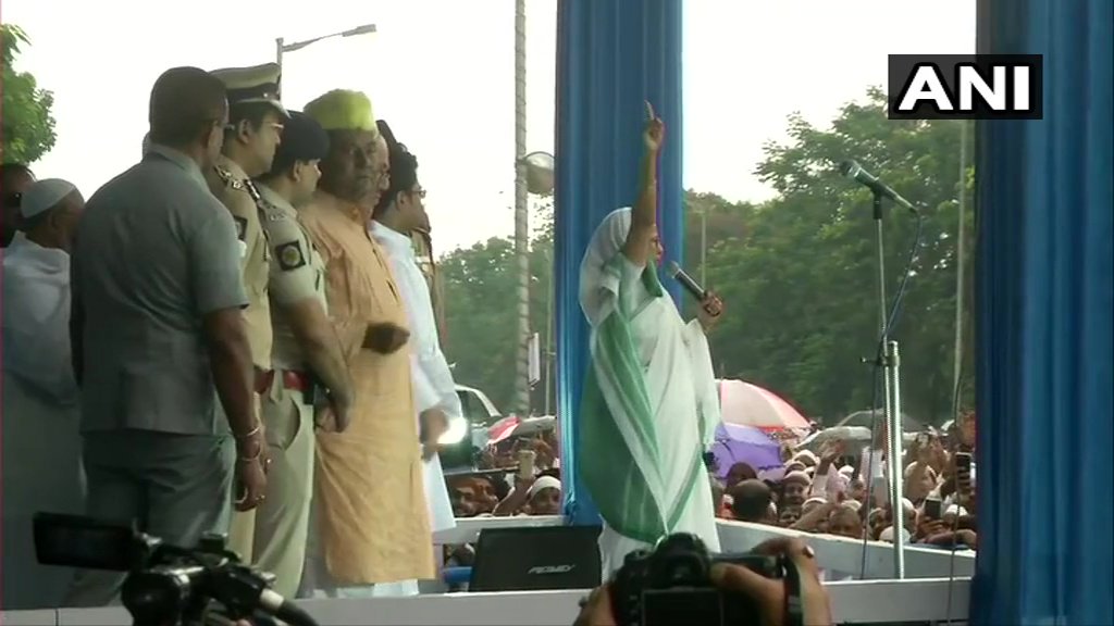 ईद के मौके पर ममता ने बीजेपी के लिए कही ये बड़ी बात: मुद्दई लाख बुरा चाहे तो क्या होता है