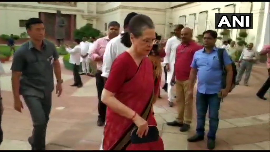 पीएम केयर्स पर उठाये थे सवाल, सोनिया गांधी के खिलाफ बिहार में भी मामला दर्ज