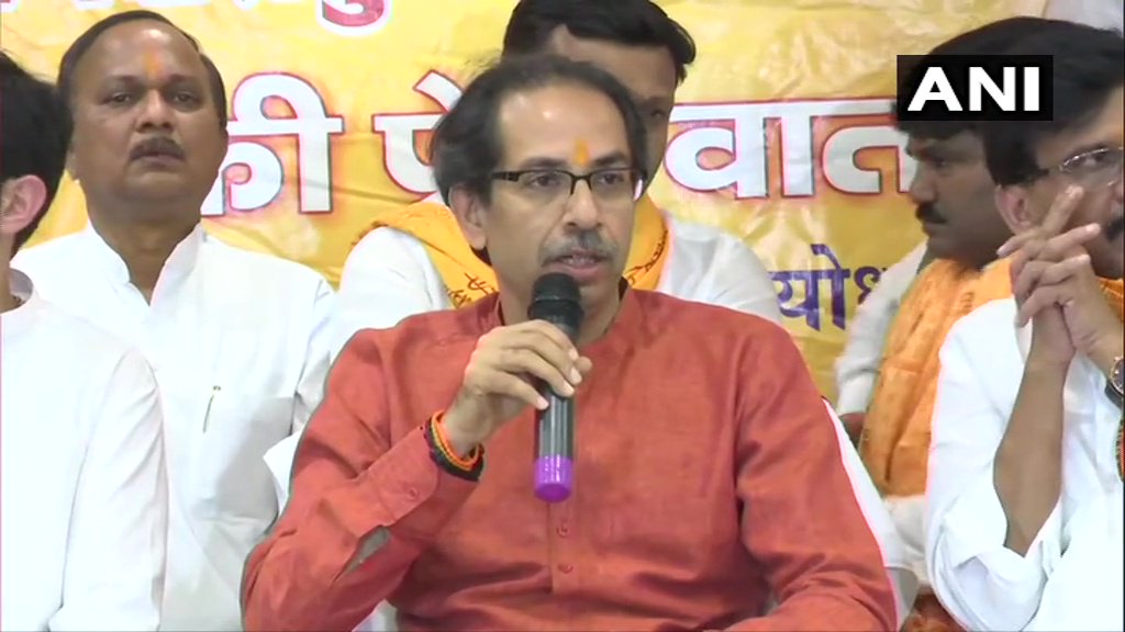 अपने सांसदों के साथ अयोध्या पहुंचे उद्धव ठाकरे, राम मंदिर निर्माण को लेकर दिया बड़ा बयान