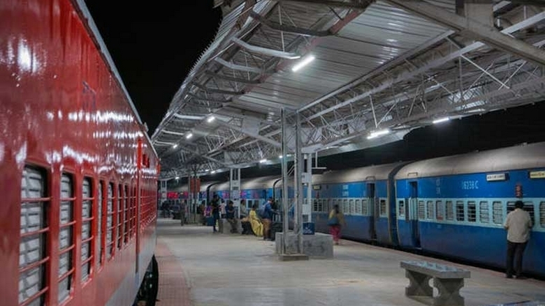 गैस सिलेंडर के बाद अब रेल टिकिट की सब्सिडी पर है सरकार की नज़र