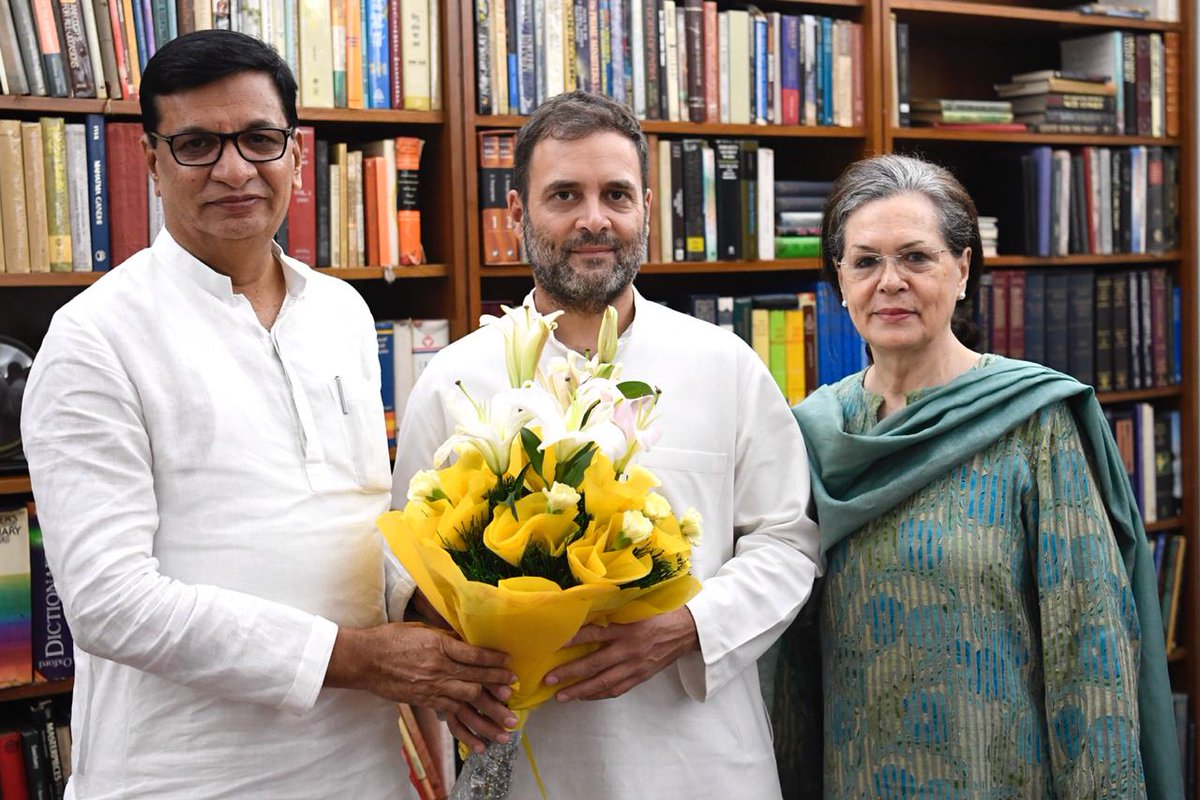 महाराष्ट्र में बीजेपी-शिवसेना को हराने के लिए महागठबंधन बनाने की तैयारी में कांग्रेस-एनसीपी