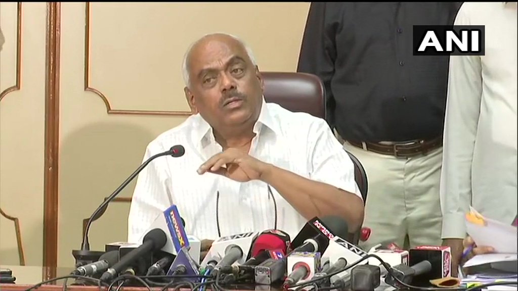 कर्नाटक: स्पीकर से मिले बागी विधायक, कल फैसला संभव
