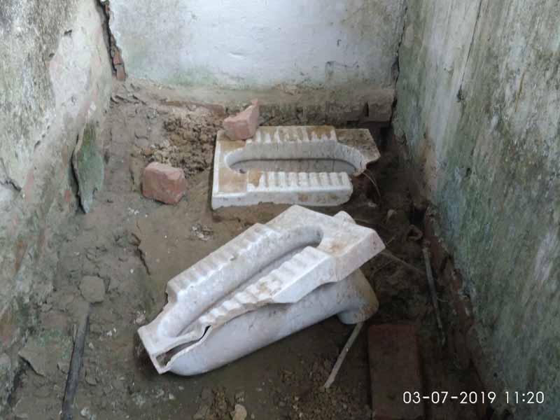 ‘सोच है न शौचालय – ये कैसे विद्यालय’.