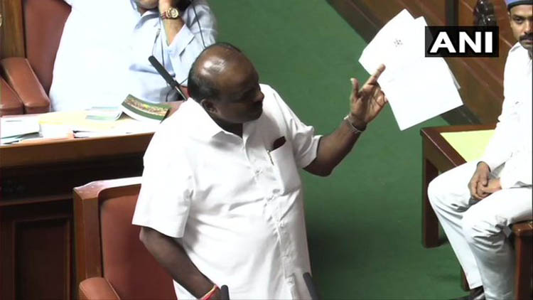 कर्नाटक: देर रात तक चली विधानसभा की कार्यवाही, आज शाम होगा फ्लोर टेस्ट