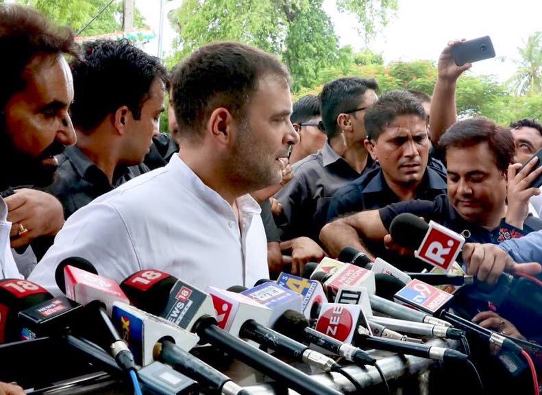 बेरोज़गारी और अर्थव्यवस्था पर मूँह छिपाने के लिए नफरत के पीछे छिप रहे मोदी-शाह : राहुल