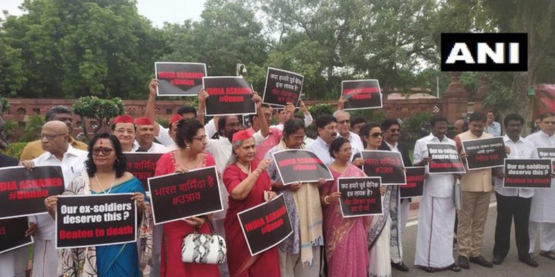 उन्नाव कांड: विपक्ष ने संसद में बीजेपी को घेरा, पूछा ‘बेटी बचाओ-बेटी पढ़ाओ’ का क्या हुआ