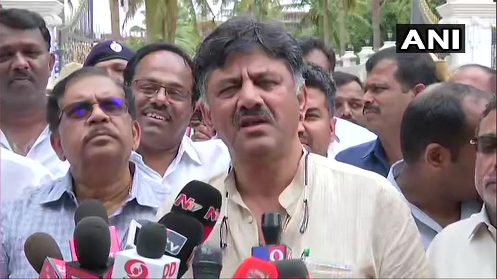 डीके शिवकुमार फिर बने कांग्रेस के संकटमोचन, अब मध्य प्रदेश में बचाई पार्टी की लाज