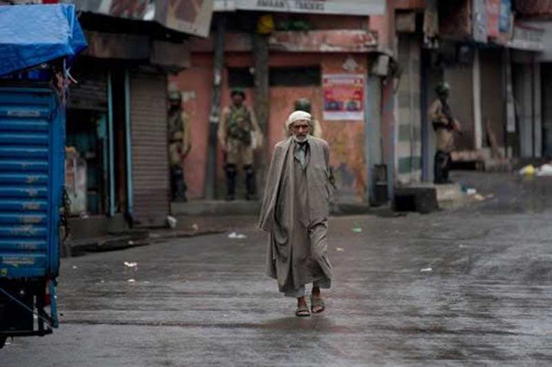 जम्मू-कश्मीर: कई हिस्सों में फिर बहाल हुई इंटरनेट और लैंडलाइन सेवा