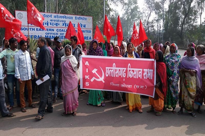 हाइकोर्ट के आदेश से वनाधिकार कानून के निष्क्रिय होने का खतरा, सरकार करे कानूनी हस्तक्षेप