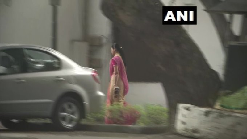 सोनिया गांधी से मिलने पहुंची अलका लांबा, कांग्रेस में होंगी शामिल