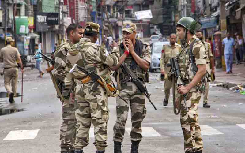 जम्मू कश्मीर में पोस्टपेड मोबाईल सर्विस से प्रतिबंध हटा, सोमवार से शुरू होंगी सेवाएं