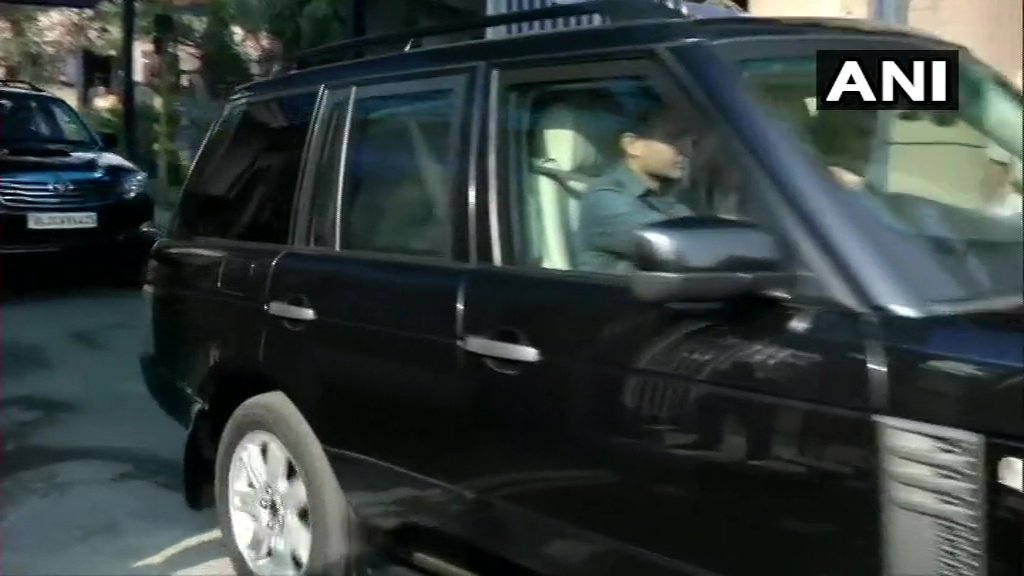 तिहाड़ जेल में कांग्रेस नेता डी के शिवकुमार से मिलीं सोनिया गांधी