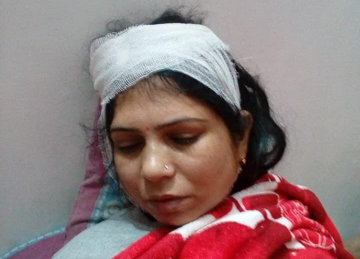 जेठ ने छोटे भाई की पत्नी से की अश्लील हरकत और मारपीट