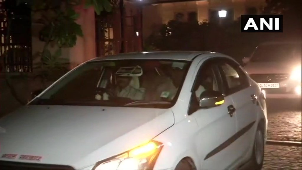 हॉर्स ट्रेडिंग के डर से शिवसेना ने सभी विधायकों को होटल भेजा, दिल्ली में जेपी नड्डा ने की बैठक