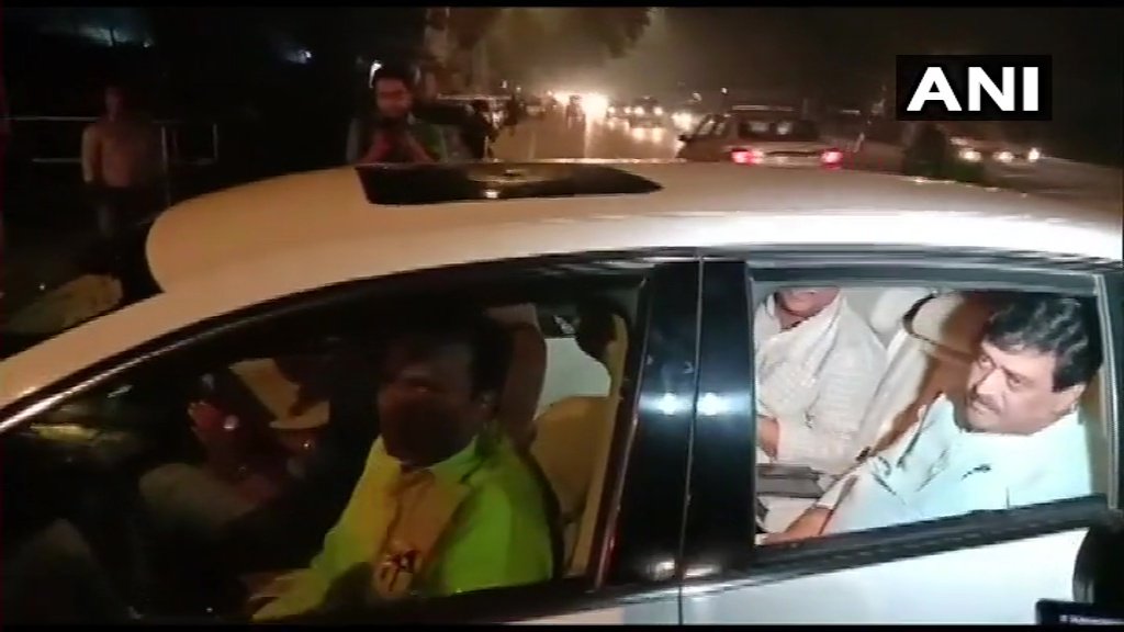 महाराष्ट्र के कांग्रेस नेताओं की दिल्ली में सोनिया गांधी से मुलाकात