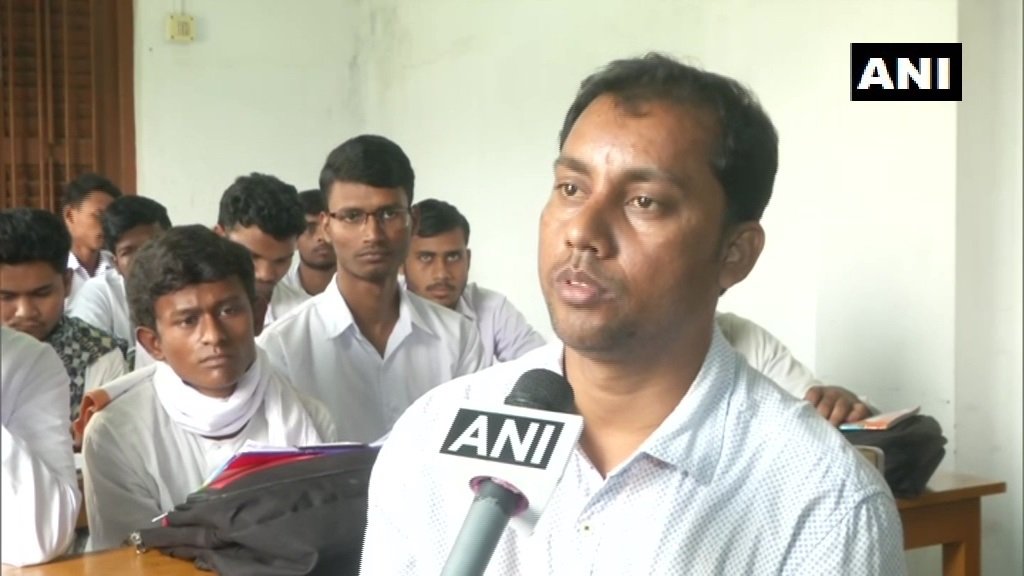 राजनीति को आइना: रामकृष्ण मिशन ने रमज़ान अली को न्युक्त किया संस्कृत का प्रोफेसर