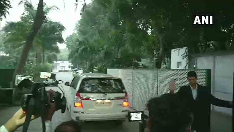 राष्ट्रपति पद की दावेदारी के कयासों के बीच शरद पवार के घर शुरू हुई कांग्रेस-एनसीपी की बैठक