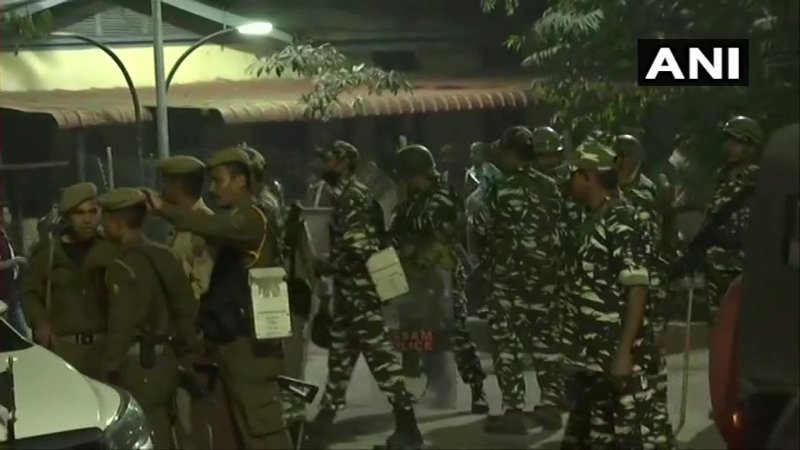 गुवाहाटी में अनिश्चितकालीन कर्फ्यू , त्रिपुरा में सेना तैनात, इंटरनेट सेवाएं बंद