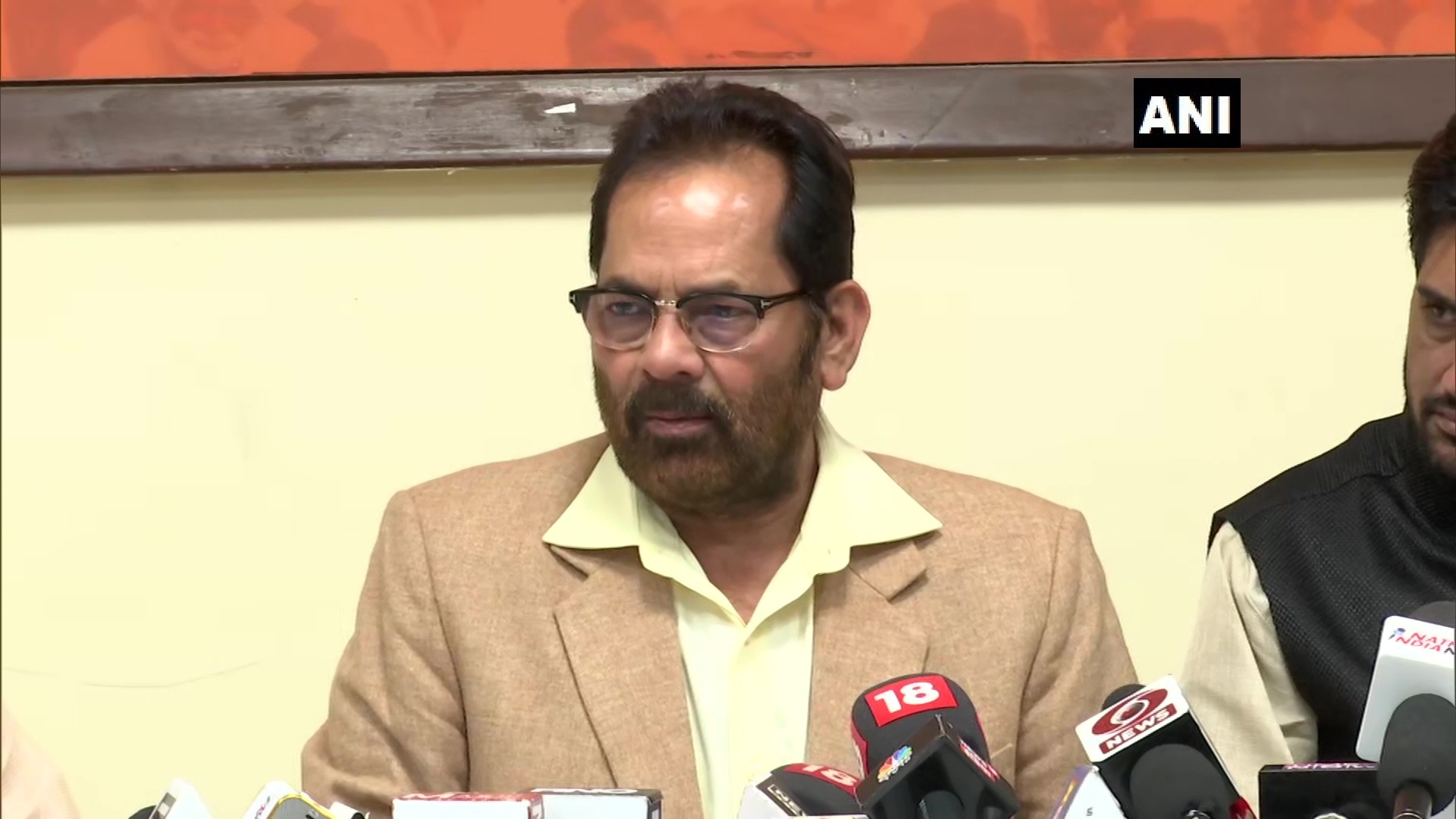 मेरठ एसपी के वायरल वीडियो पर जागी सरकार, नकवी बोले ‘यदि यह सच है तो हो कार्रवाही’