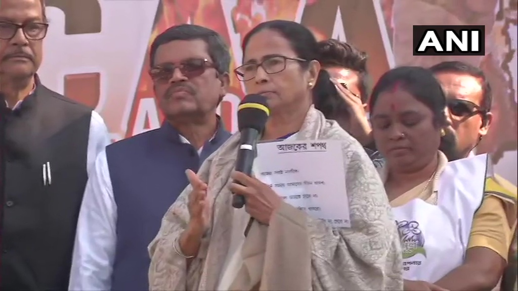ममता बोलीं ‘ सुनिश्चित करें आपका नाम वोटर लिस्ट में हो, हम एक आदमी को नहीं निकलने देंगे’
