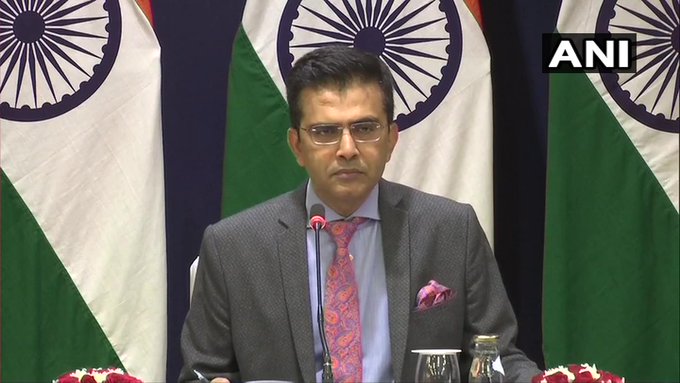 पासपोर्ट पर छपा कमल का निशान, उठे सवाल तो विदेश मंत्रालय ने दी ये सफाई