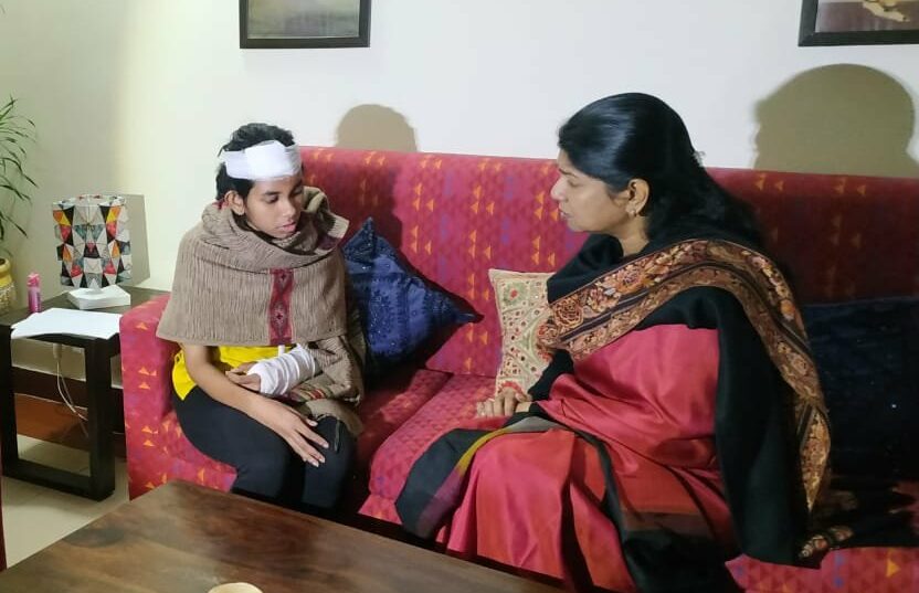 DMK MP Kanimozhi meets JNUSU President Aishe Ghosh