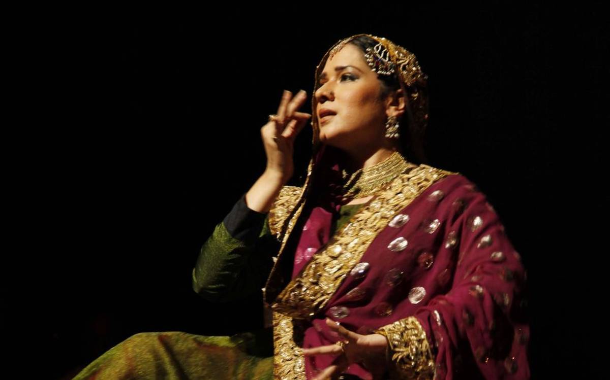 कव्वाली से डरी योगी सरकार, जबरन रोका गया कथक नृत्यांगना का परफॉर्मेंस