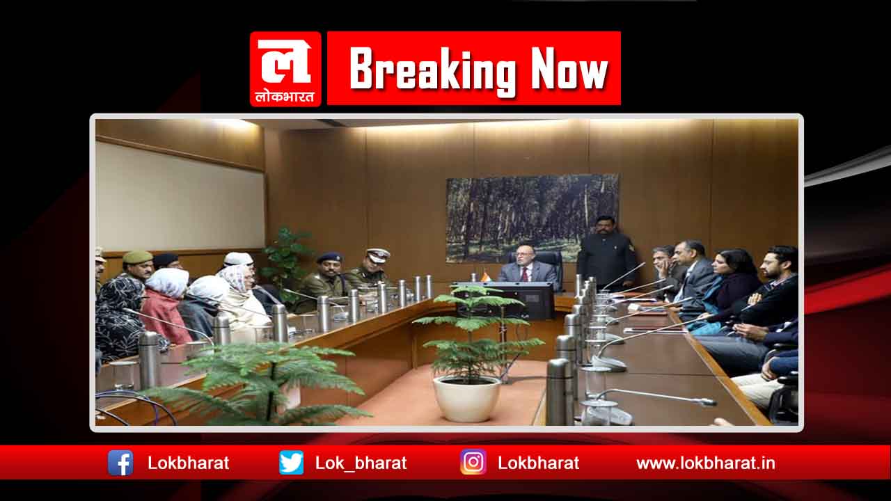 शाहीन बाग़: दिल्ली के उपराज्यपाल से मिले प्रदर्शनकारी, स्कूल बसों के लिए खोलेंगे रास्ता