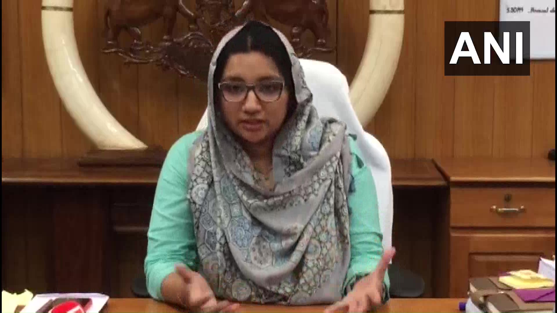 बीजेपी ने सीएए के समर्थन के लिए किया जिलाधिकारी अदीला अब्दुल्ला के फोटो का दुरूपयोग