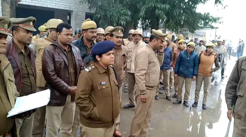 खाकी से बेखौफ नकाबपोश दबंगो ने की दुकानों में तोड़फोड़, मारपीट