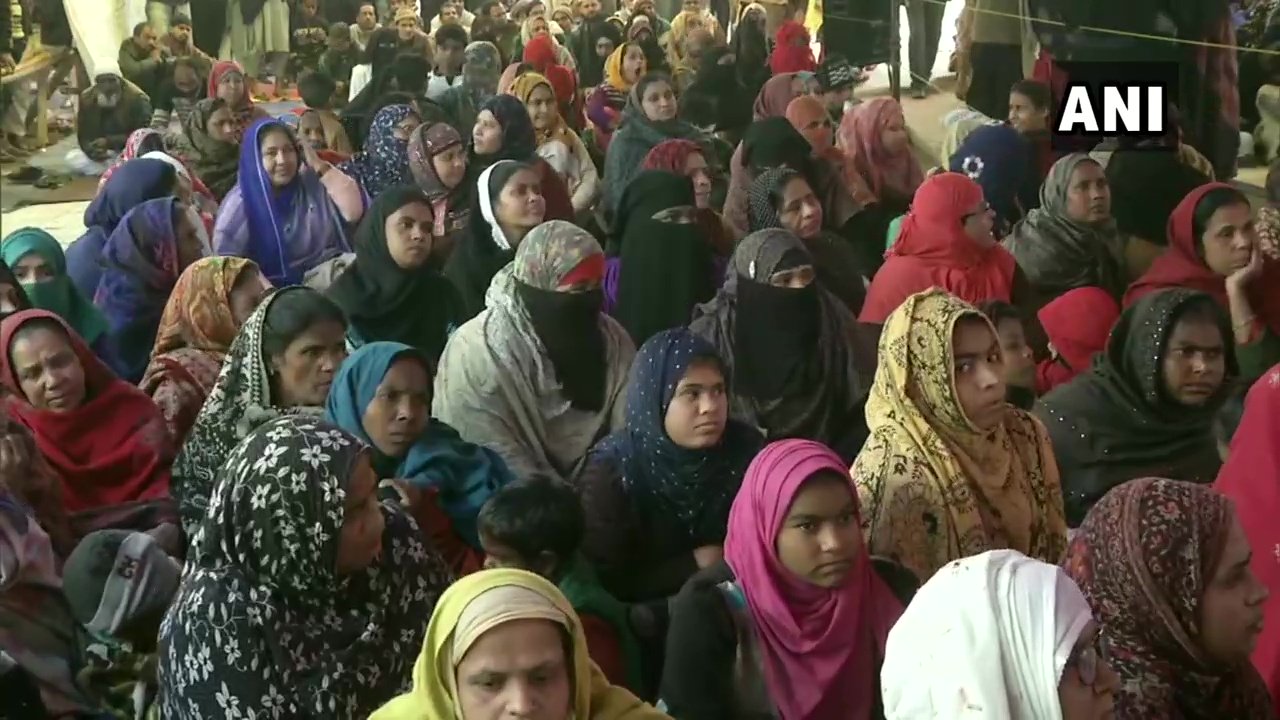 CAA: शाहीन बाग़ में प्रदर्शन जारी, लखनऊ में प्रदर्शन के समर्थन में आये सिख, ईसाई धर्म गुरु