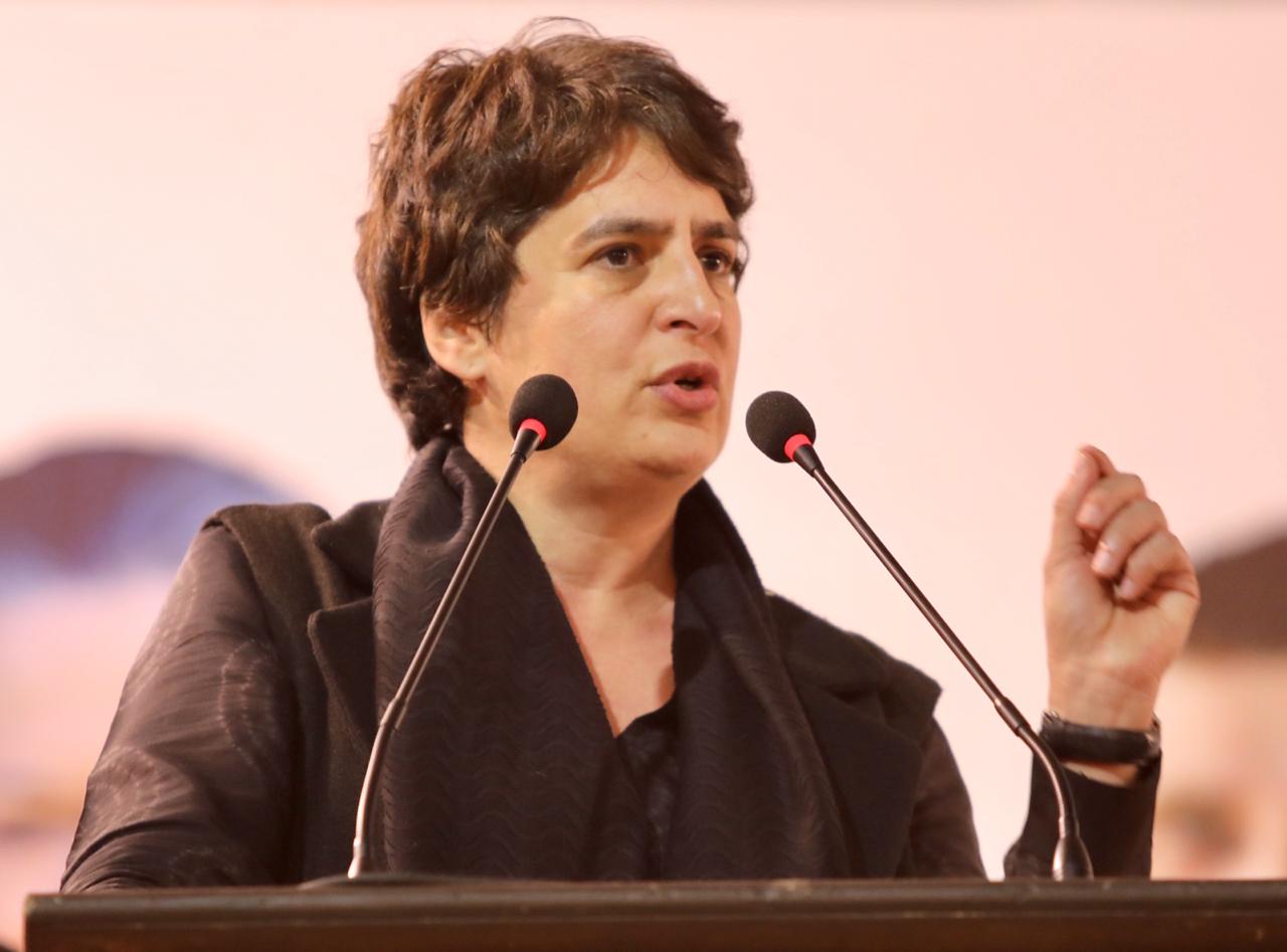प्रियंका का बीजेपी पर निशाना: उनके नारो से परिभाषित होता है उनका चरित्र