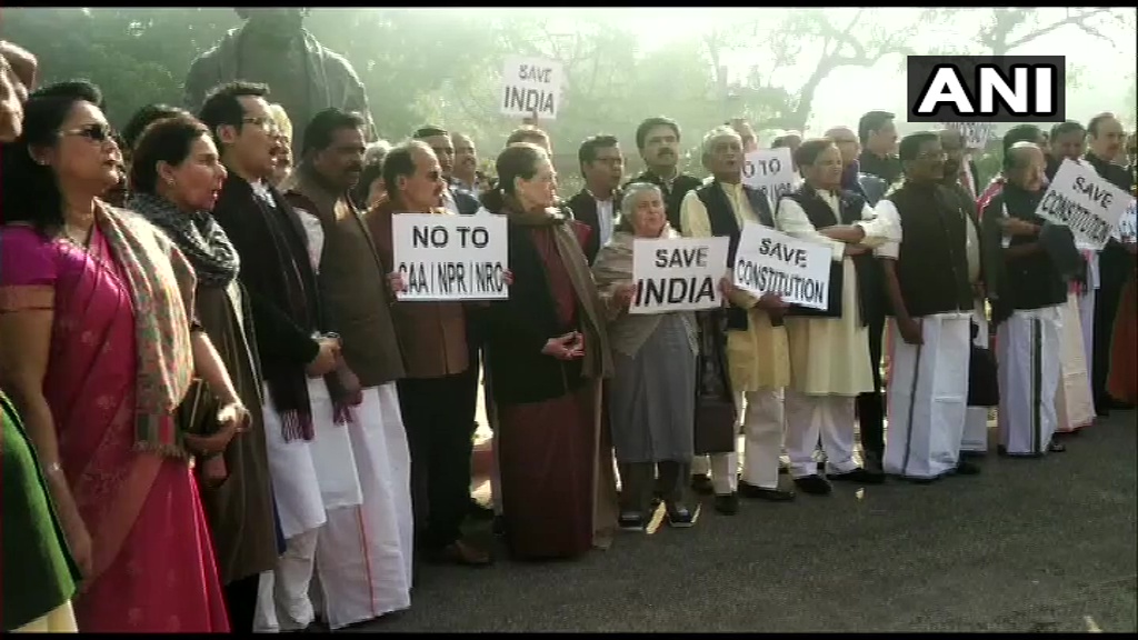 CAA और NRC पर सोमवार से संसद में विपक्ष करेगा सरकार की घेराबंदी
