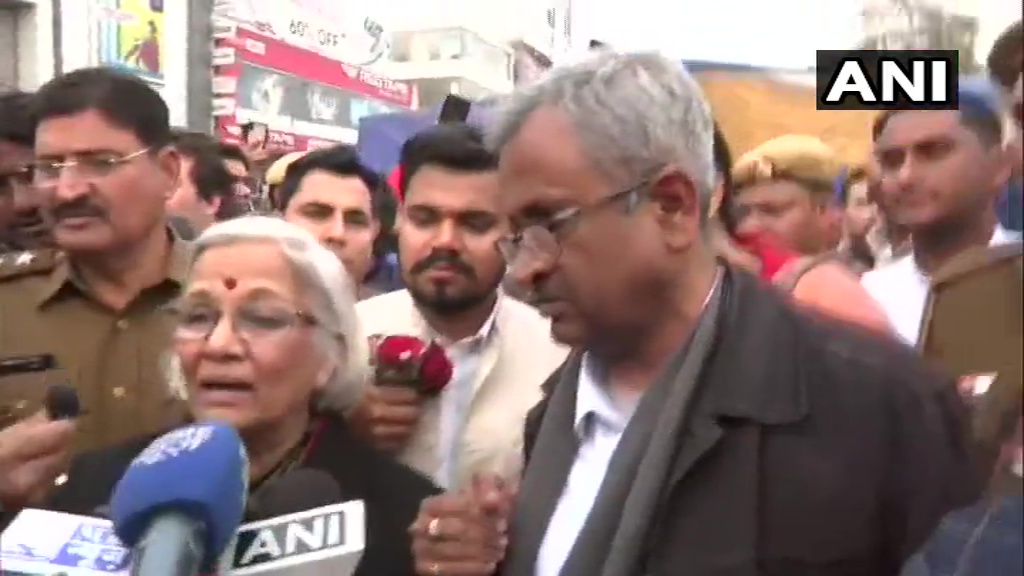 शाहीन बाग़ पहुंचे मध्यस्थ, लोगों ने कहा ‘सीएए वापस होने से पहले समझौता संभव नहीं’