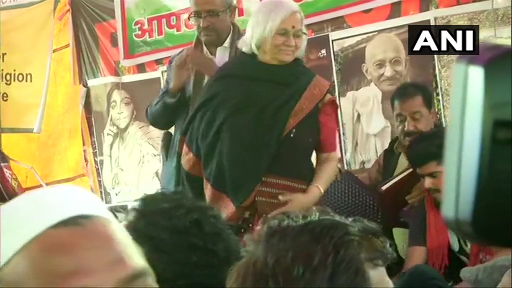 शाहीन बाग़ पहुंचे वार्ताकार, आज होगी दूसरे दिन की बात