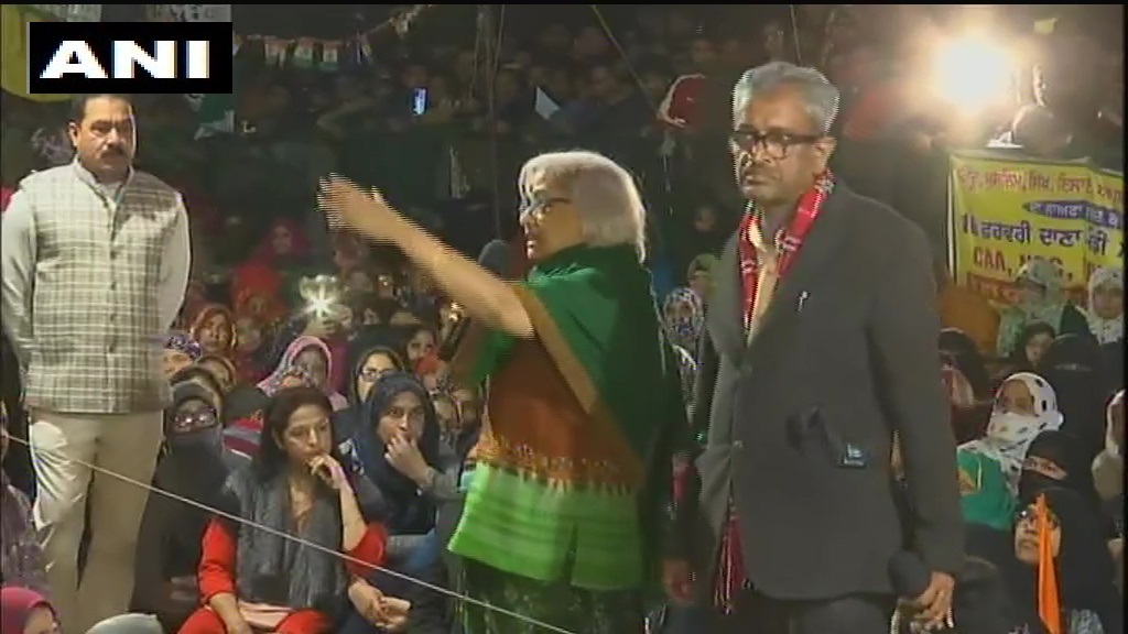 शाहीन बाग़: तीसरे दिन भी नहीं बनी बात, रास्ता खोलने को तैयार नहीं प्रदर्शनकारी