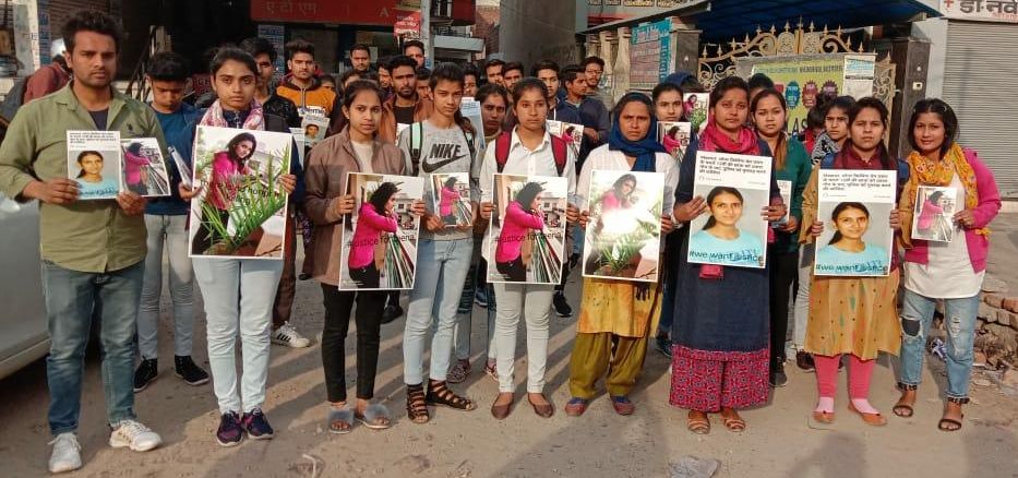 ऑनर किलिंग के खिलाफ आवाज़ उठाती बेटियां