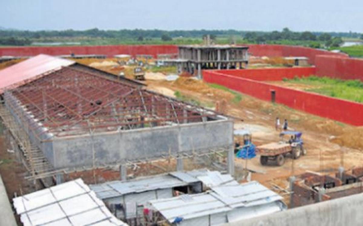 गृह राज्यमंत्री का बयान: एनआरसी पर अभी फैसला नहीं, असम के डिटेंशन सेंटर में 802 लोग