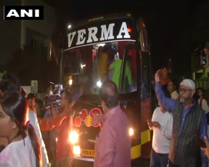 कांग्रेस विधायक दल की बैठक में प्रस्ताव पास, कमलनाथ के डर से विधायकों को बाहर भेज रही BJP