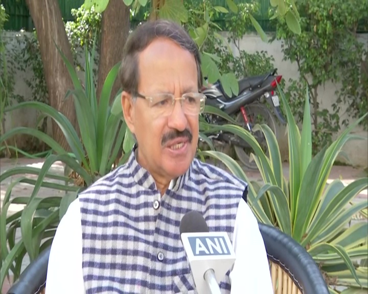 कपिल मिश्रा और अनुराग ठाकुर की गिरफ्तारी न होने पर कांग्रेस ने उठाये सवाल