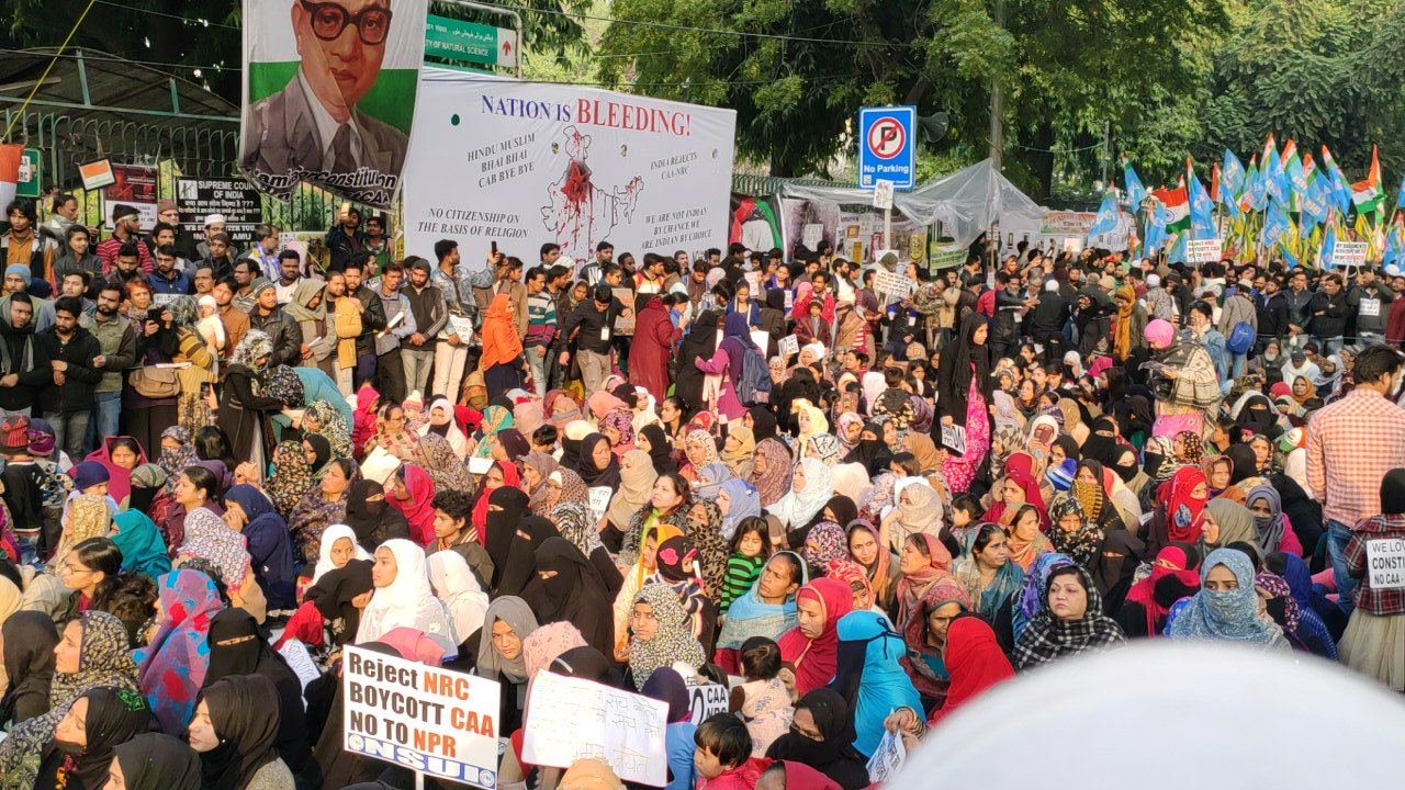 गोदी मीडिया ने फैलाई झूठी खबरें, शाहीन बाग़ में आंदोलन जारी