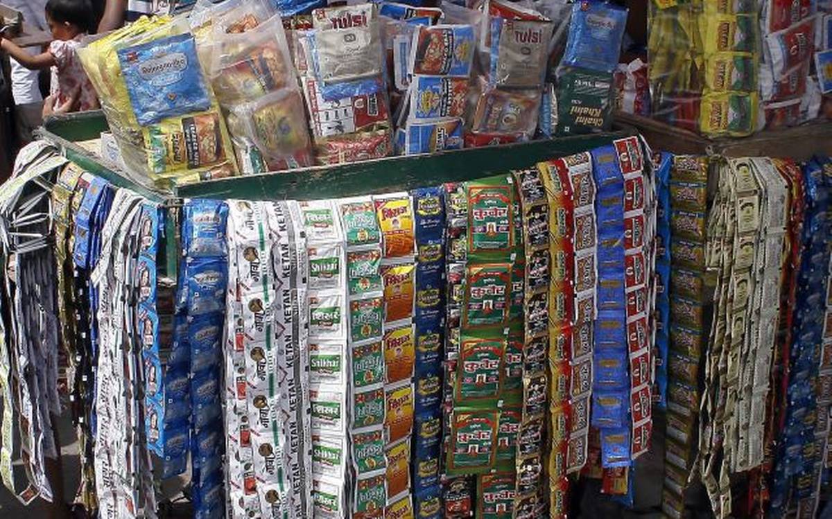 योगी सरकार ने पान मसाले के बनने और बिकने पर लगाई पाबंदी