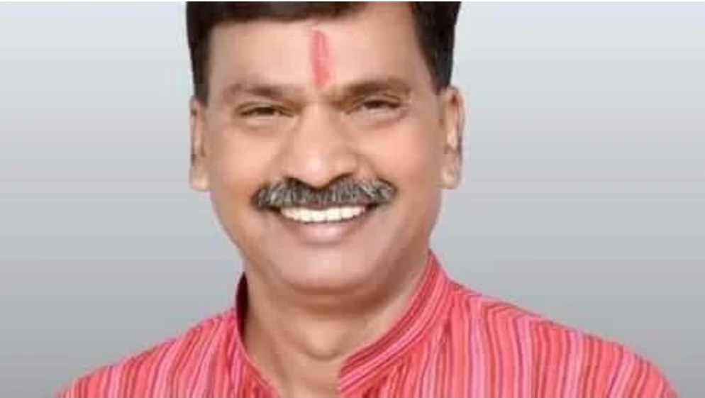 सीतापुर के बीजेपी एमएलए को नहीं भाया थाली बजाना, इसलिए कह दी ये बात