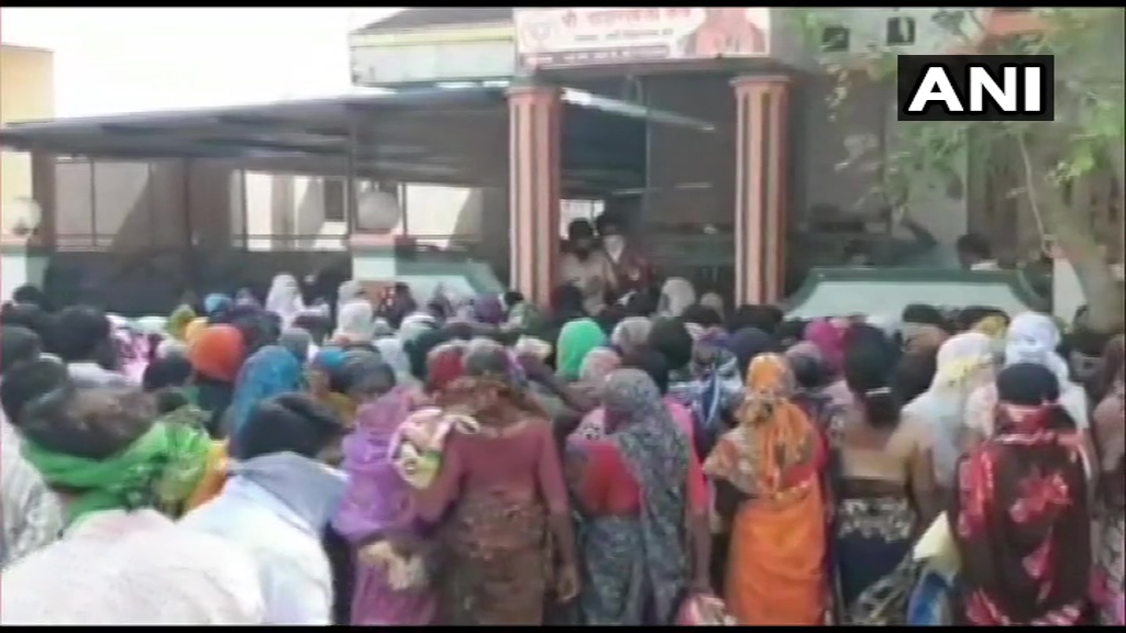 बीजेपी विधायक ने लॉकडाउन और सोशल डिस्टेंसिंग की उड़ाई धज्जियां, मामला दर्ज