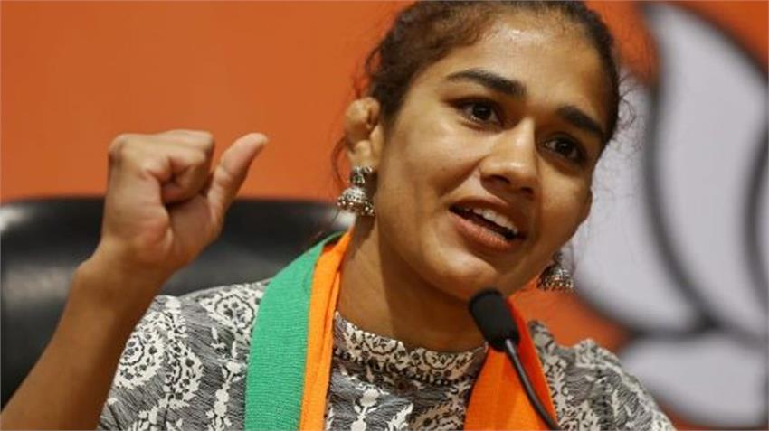 तब्लीगी जमात को कोरोना के लिए ज़िम्मेदार बताने पर बबिता फोगट के खिलाफ मामला दर्ज