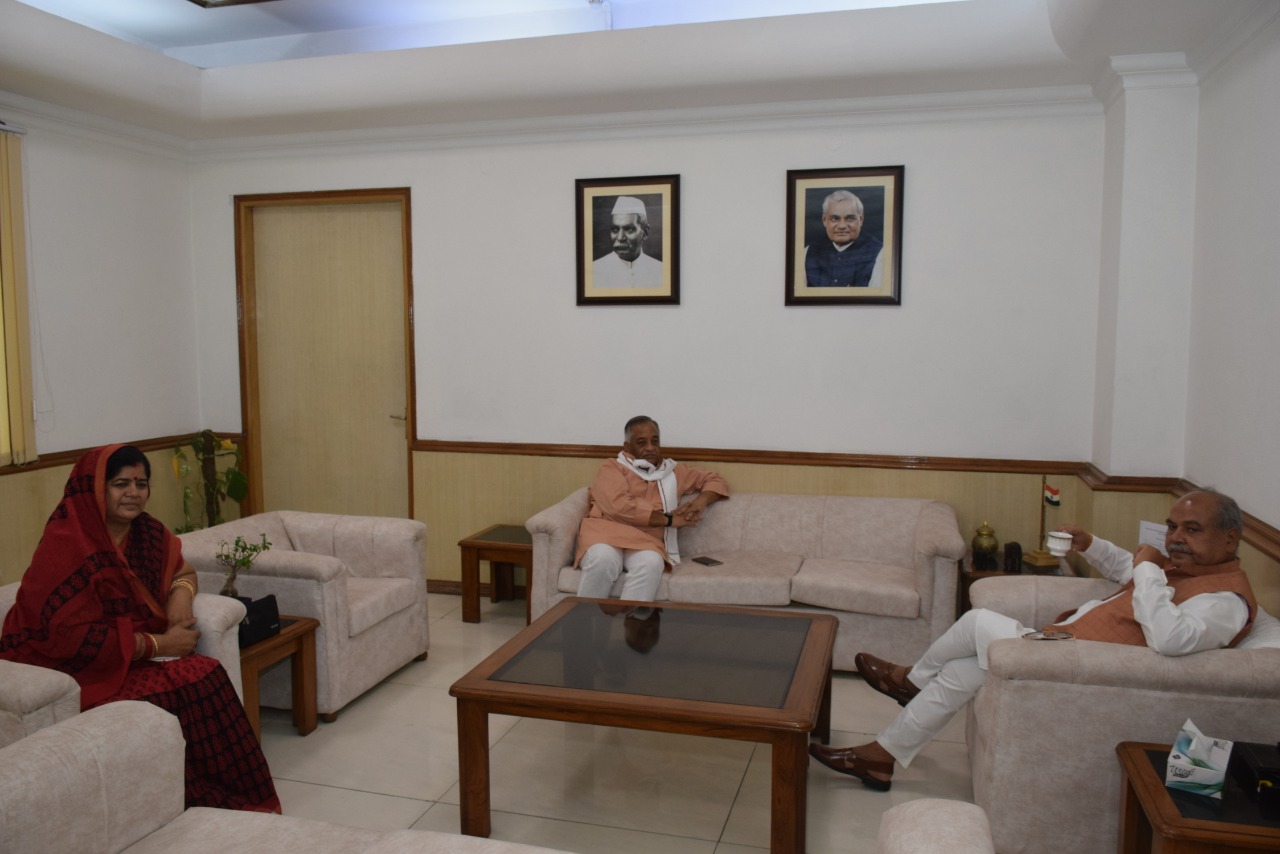 सिंधिया समर्थको को सता रहा टिकिट नहीं मिलने का डर, दिल्ली में जमाया डेरा