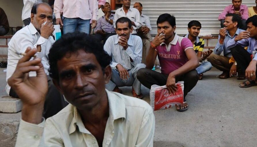 लॉकडाउन में 27.11 फीसदी के रिकॉर्ड स्तर पर पहुंची बेरोजगारी