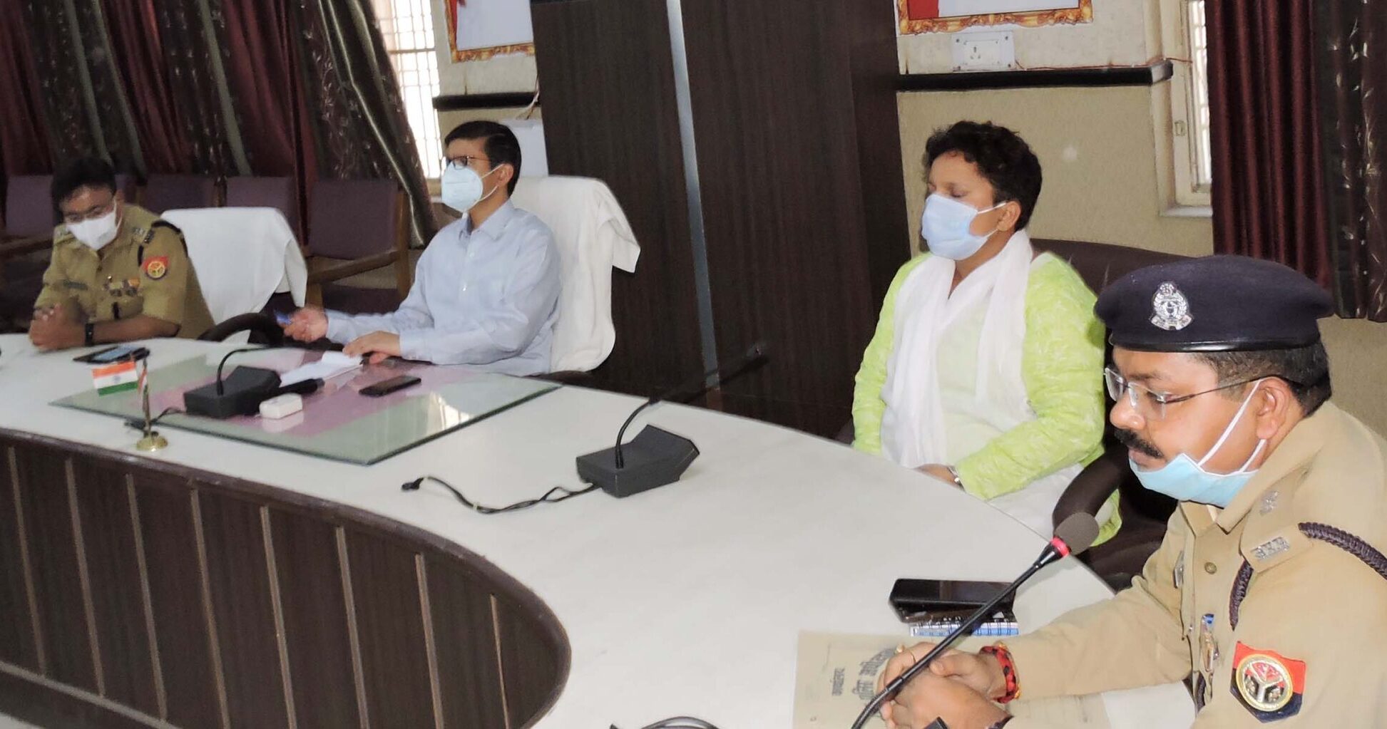 नियमानुसार ही खुलें दुकानें, लाॅकडाउन नियमो के उल्लंघन करने पर होगी कड़ी कार्यवाही: डीएम